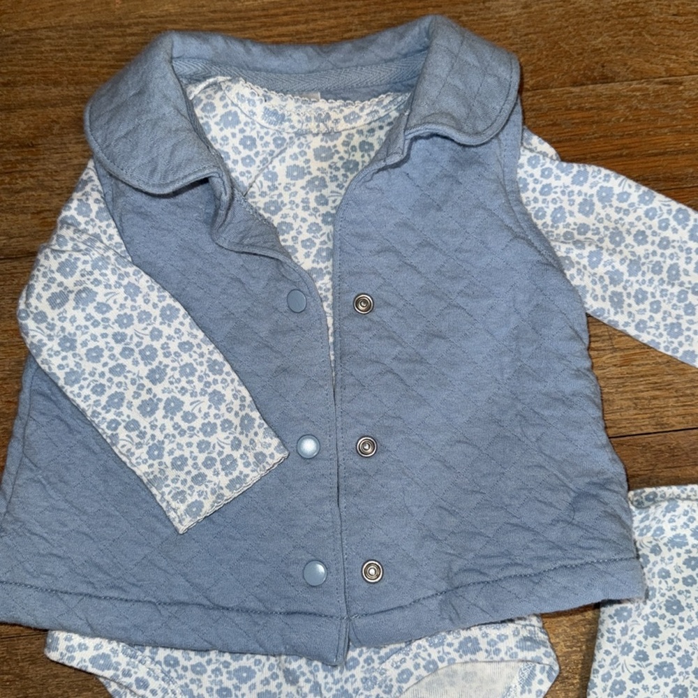 Carters set - Picture 2 of 2